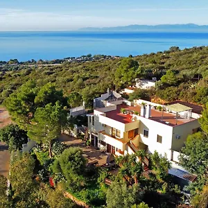 Bella Salmagi - Surya Sardinia Holidays & Yoga Capitana